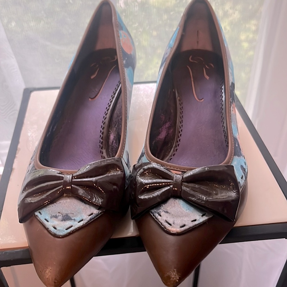 Vintage early 2000s Poetic License shoes 39
